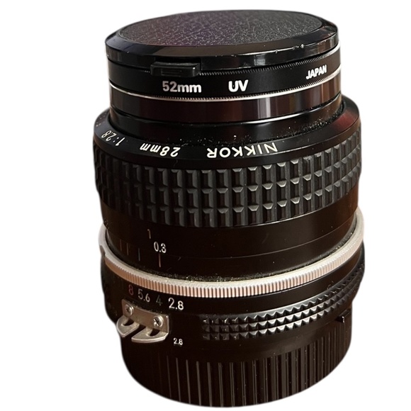 Vintage N MINT  Nikon Nikkor 28mm f/2.8 AI-S Wide Angle Lens Nikon F Mount Japan - Picture 1 of 6